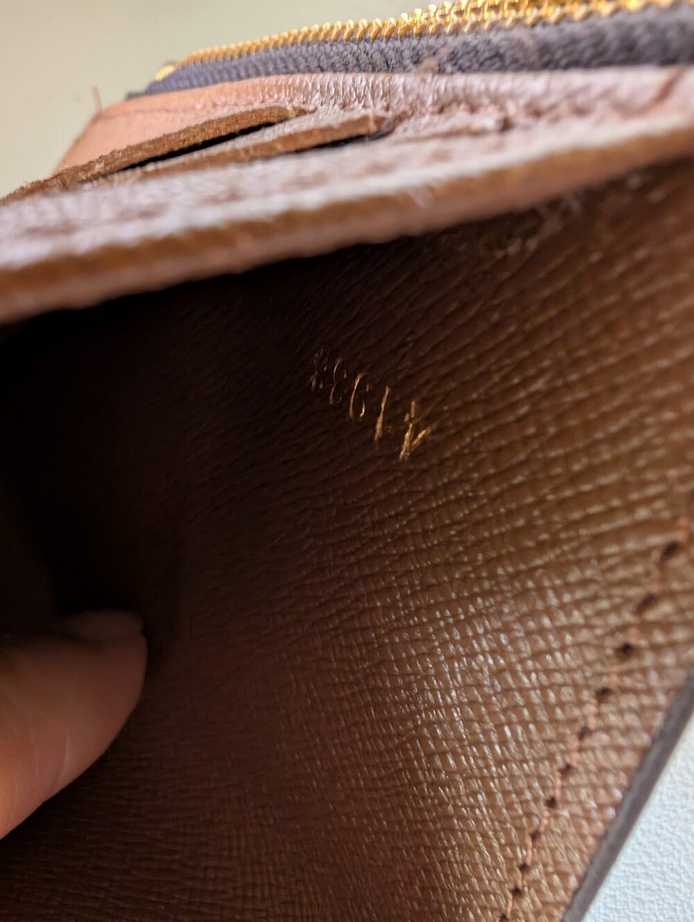 Louis Vuitton Victorine Wallet Like New - Picture 6 of 8